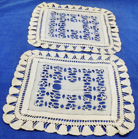 doilies, first half 20th century