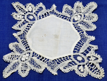 doily, first half 20th century