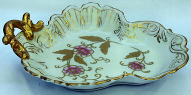 dish, first half 20th century