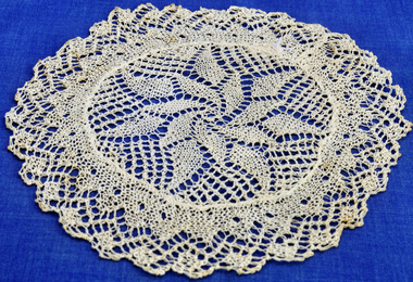 doily, first half 20th century