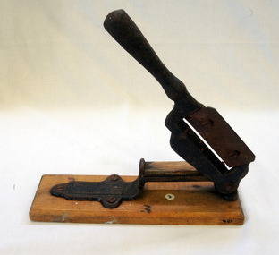 tobacco cutter, c. mid 19th century