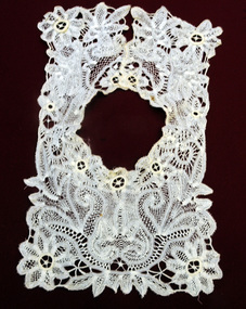 woman's lace collar, c. 1900