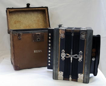 button accordion, 1930's