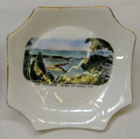 souvenir plate, 1930's-50's