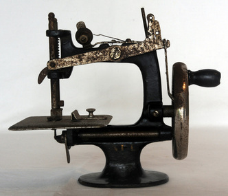 sewing machine, C 1920's