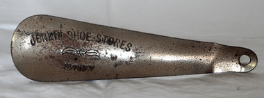shoe horn, 1930 - 1940
