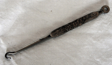 button hook, 1895 – 1905