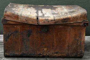 tin trunk, Early 20th century
