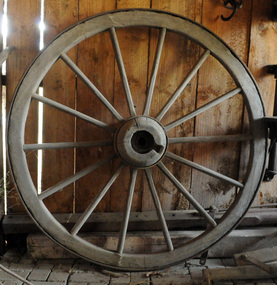 wagon wheel, late 19th century -early 20th century
