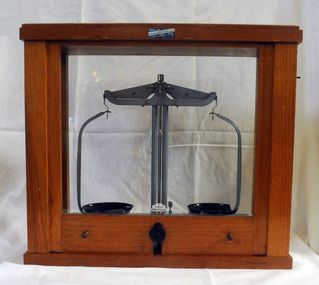 beam balance, second half 20th century 1954-1999