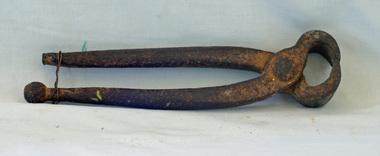 carpenter's pincers, first half 20th century