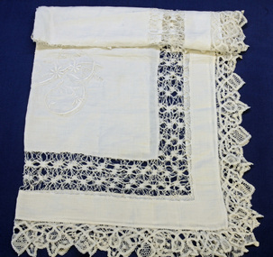 table linen, Bird, Mrs Jean W, early 20th century