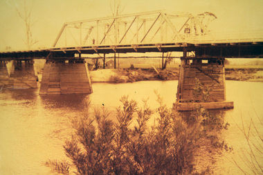 Photograph - photograph  - second Snowy River bridge, Orbost, first half of 20th century prior to 1976