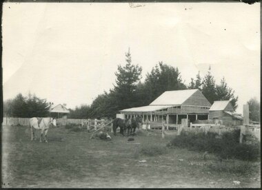 black and white photograph, first half 20th century