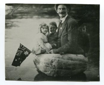 black and white photograph, first half 20th century