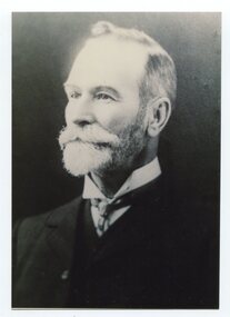 black and white photograph, late 19th / early 20th century