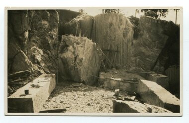 black and white photograph, first half 20th century