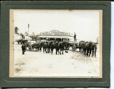 black and white photograph, early 20th century