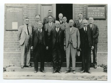 black / white photograph, first half 20th century