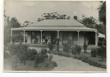 black and white photograph, early 20th century