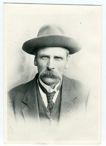 black and white photograph, early 20th century