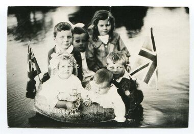 black and white photograph, Warren, Mrs H, early 20th century
