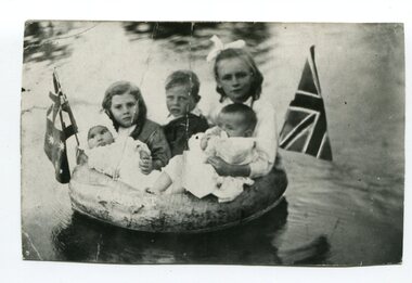 black and white photograph, Warren, Mrs H, first half 20th century