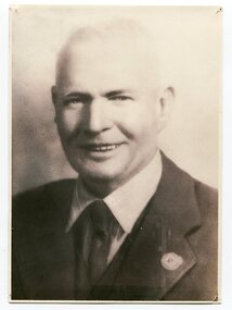 black and white photograph, early 20th century