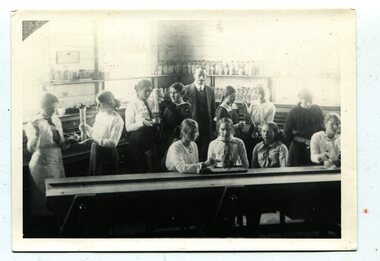 black and white photograph, 1918 ?