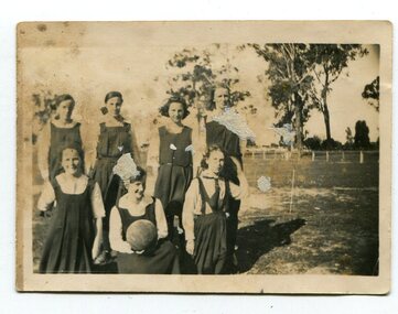 black and white photographs, 1920s
