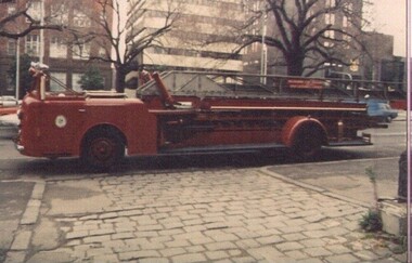 American La France 100  ft  Turntable Ladder