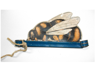 Advertising mobile, Barnes Honey bee