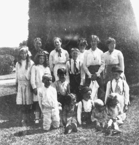 Photograph, Catholic Church Picnic - Ringwood families in early 1900s