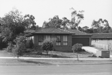 Photograph, No. 92 Kubis Drive, North Ringwood