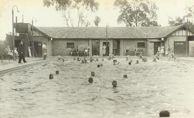 Photograph, Ringwood Baths, Ringwood Street, Ringwood - circa 1940