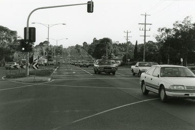 Photograph, Maroondah Highway, Ringwood, looking east from Oban Road - 1999