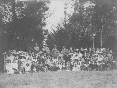 Photograph, Ringwood Methodist Sunday School picnic at Bayswater, 1908/9