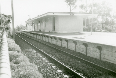 Photographs, Ringwood East Railway Station in 1999