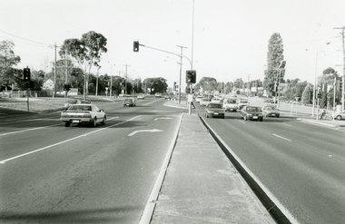 Photographs, Maroondah Highway, Ringwood, corner of Kalinda Road and Cutts Avenue in 1999