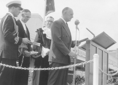 Photograph, Sir Dallas Brooks, Proclamation of City of Ringwood 1960, 1960