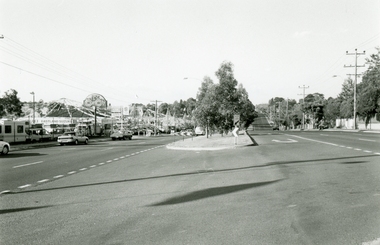 Photographs, Maroondah Highway, Ringwood, near Everard Road in 1999