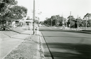 Photographs, Ringwood East Railway Crossing on Dublin Road in 1999