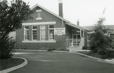 Photograph - Photographs, Ringwood East State School 4180 in Everard Road in 1999