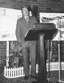 Photograph, Hugh Anderson giving a talk at Eastern Regional Historical Societies meeting in Ringwood Civic Centre, 1974
