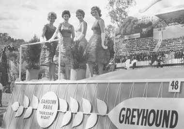 Photograph, City of Ringwood celebrations, 1960. Floats in procession