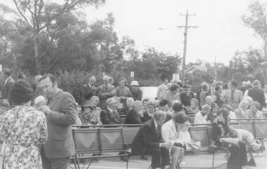 Photograph, Unveiling of tablet fixed to Pioneers Stone in Ringwood library grounds. 1974