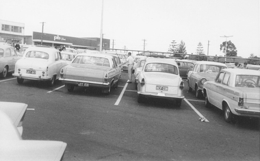 Photograph, Opening day at Eastland, Ringwood, October 1967