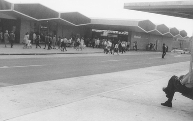 Photograph, Opening day at Eastland, Ringwood, October 1967