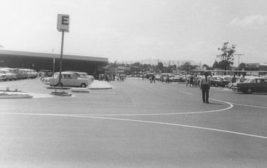 Photograph, Opening day at Eastland, Ringwood, October 1967