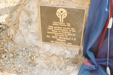 Photograph, Unveiling of Plaque at Poppet Head replica erected at East Ringwood, 1987